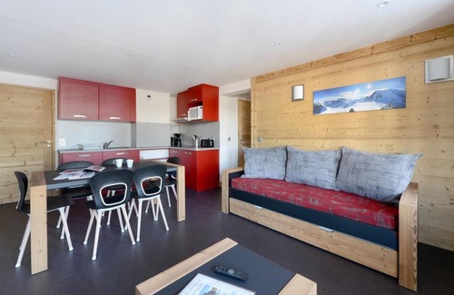 Bellentre Apartment | 100m from ski slopes, 3rd floor, balcony, tv, ski locker, 48m², Montchavin La Plagne