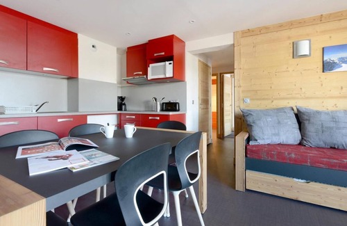 Bellentre Apartment | 100m from ski slopes, 3rd floor, balcony, tv, ski locker, 48m², Montchavin La Plagne