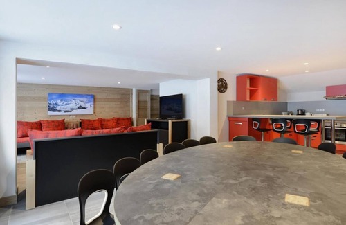 Bellentre Apartment | 100m from ski slopes, 4th floor, balcony, tv, ski locker, 144m², Montchavin La Plagne