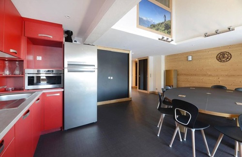 Bellentre Apartment | 100m from ski slopes, 6th floor, balcony, tv, ski locker, 173m², Montchavin La Plagne