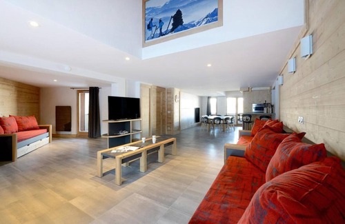 Bellentre Apartment | 100m from ski slopes, 4th floor, balcony, tv, ski locker, 168m², Montchavin La Plagne