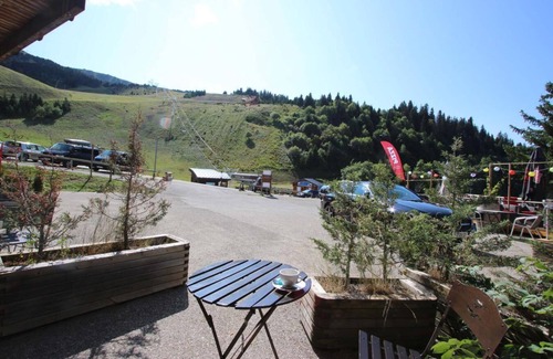 Chamrousse Apartment | 100m from ski slopes, Ground floor, terrace, tv, 25m², Chamrousse