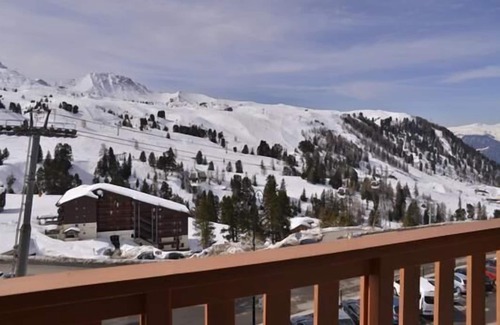 Belle Plagne Apartment | 100m from ski slopes, 1st floor, balcony, tv, ski locker, 23m², La Plagne