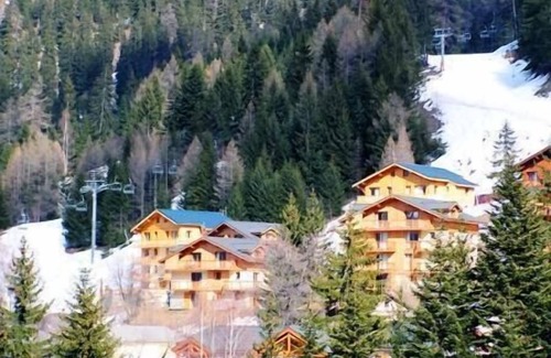 Valfrejus Apartment | 100m from ski slopes, 1st floor, balcony, tv, ski locker, 49m², Valfréjus