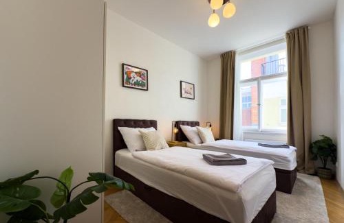 Prague 2 Apartment | 100m2 Wenceslas Comfort, 3BDR with Netflix