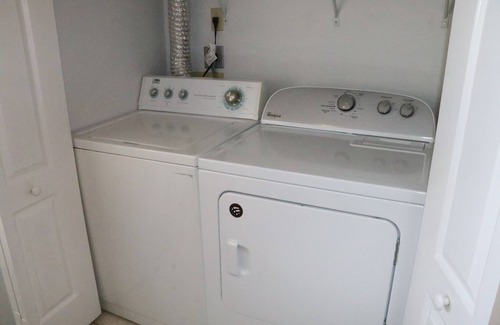 Siesta Key Apartment | 1010 Point of Rocks Road- Updated! pet friendly by the beach!