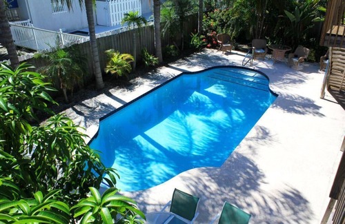 Siesta Key Apartment | 1010 Point of Rocks Road- Updated! pet friendly by the beach!