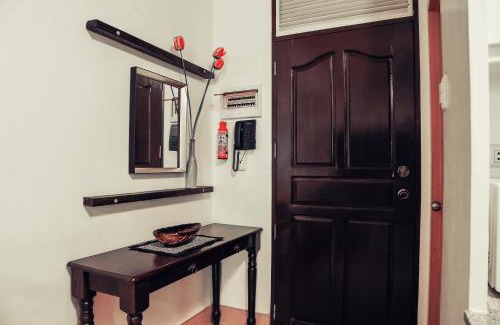Project 7 Apartment | 1015 West Insula Suites by AYS