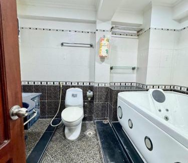 Phu Nhuan Apartment | 10157 hoa lan