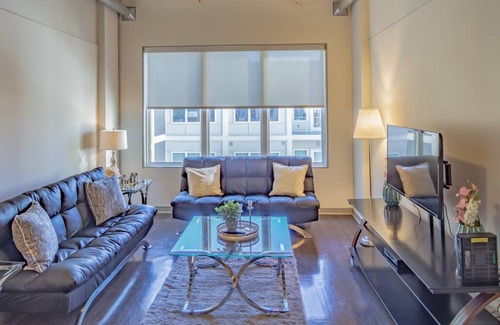 SoNo Apartment | 102 m² Apartment ∙ 2 bedrooms ∙ 5 guests