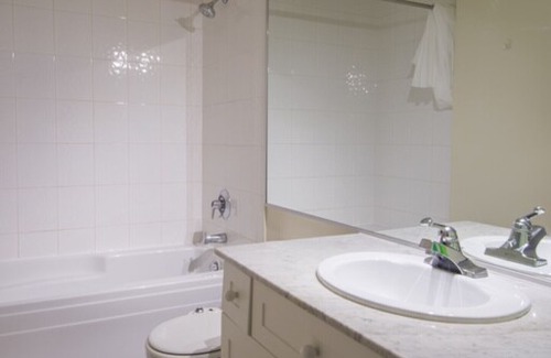 Downtown Montreal Condo | #103-2015 · Spacious Downtown Apartment 100 Walk Score in Montreal