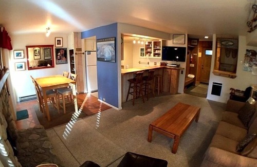 Mammoth Lakes Condo | 103 Premium by RedAwning