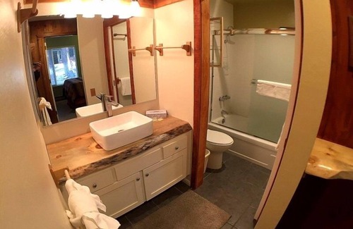 Mammoth Lakes Condo | 103 Premium by RedAwning