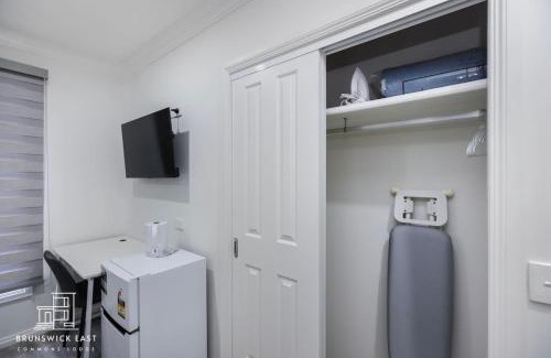 Brunswick East Hotel | 104 Chic Queen BR with Fast WiFi - Brunswick East