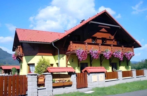 Hroznetin Apartment | 105 m² Apartment ∙ 2 bedrooms ∙ 6 guests