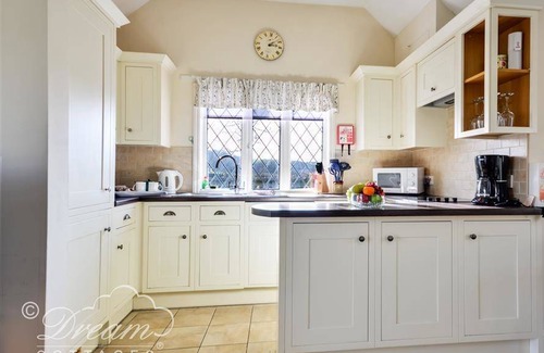 Dorchester Cottage | 105 m² Cottage ∙ 2 bedrooms ∙ 4 guests