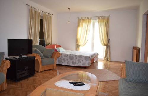 Sveti Filip i Jakov Apartment | 105 m² Apartment ∙ 3 bedrooms ∙ 8 guests
