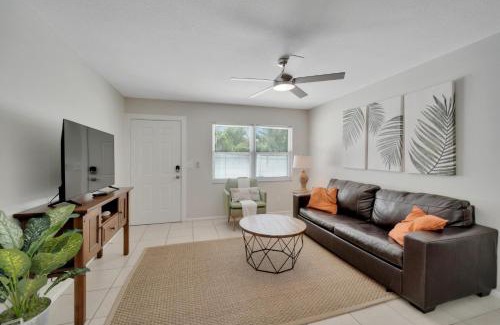 Apollo Beach House | 1053 Apollo Beach Blvd Unit 5