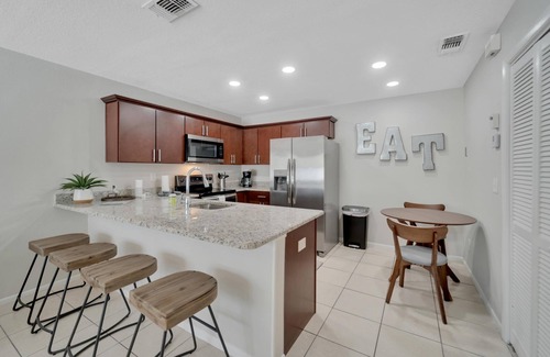 Apollo Beach Condo | 1053 Apollo Beach Blvd, Unit 5