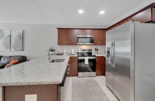 Apollo Beach Condo | 1053 Apollo Beach Blvd, Unit 5