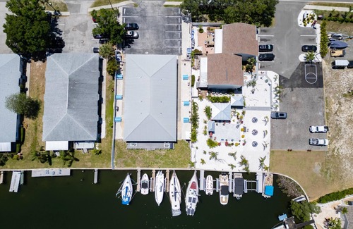 Apollo Beach Condo | 1053 Apollo Beach Blvd, Unit 5