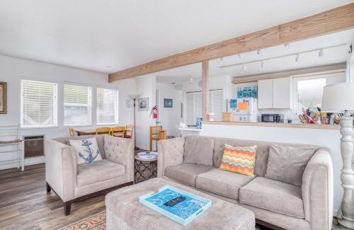 Manzanita House | 1058 Beach MCA 59 - Meredith Lodging