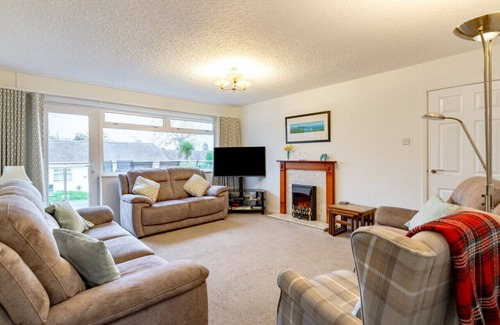 Abersoch House | 106 Cae Du - Three Bedroom House, Sleeps 6