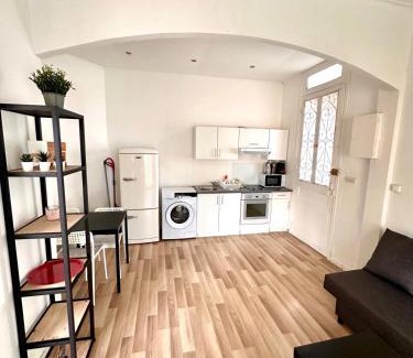 Cros-de-Cagnes Apartment | 106 Cagnes - T3 avec terrasse dans une ancienne villa