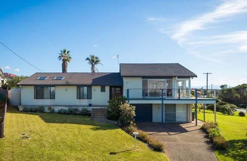 Dalmeny House | 106 Ocean Parade Dalmeny