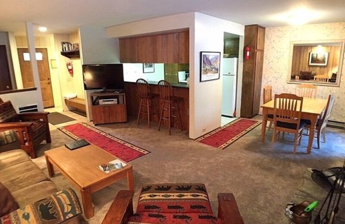 Mammoth Lakes Condo | 107 Standard by RedAwning