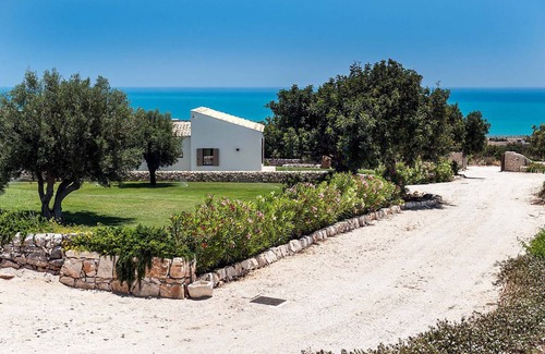 Scicli Villa | 108 m² Villa ∙ 3 bedrooms ∙ 6 guests