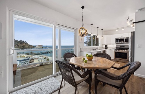 Avalon House | 108MT#2 - Prime location on the hillside of Avalon overlooking harbor W/GOLF CA