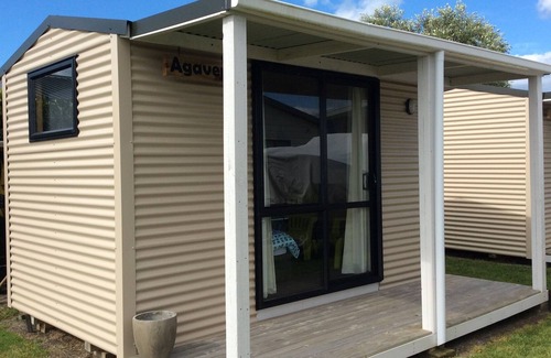 Matarangi Cabin | 109 Nikau Spa and dog friendly