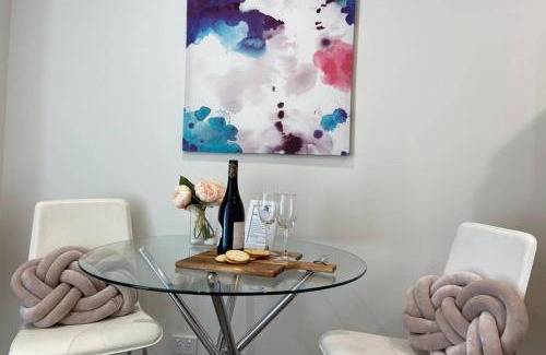 Brunswick West Apartment | 10A Brunswick Living Studio Close to APT and CBD Free Wifi Tram at Doorstep