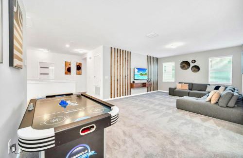 Kissimmee House | 10BR Resort Home - Pool Hot tub Games - Near Disney