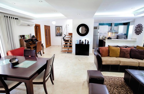 El Cortecito Condo | 10BR Spacious Multi-Unit Retreat with Rooftop Plunge Pool - Walk to Beach +Bonus