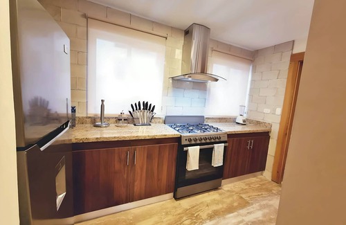 El Cortecito Condo | 10BR Spacious Multi-Unit Retreat with Rooftop Plunge Pool - Walk to Beach +Bonus