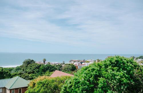 Wavecrest House | 10i Mimosa by African Perfection