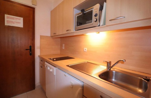Meribel-Mottaret Apartment | 10m from ski slopes, 1st floor, balcony, ski locker, 27m², Méribel-Mottaret