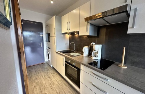 Villard-de-Lans Apartment | 10m from ski slopes, 7th floor, balcony, parking, tv, ski locker, 24m², Villard de Lans