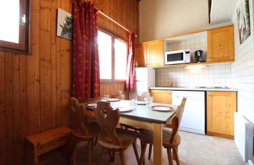 Lanslevillard Apartment | 10m from ski slopes, 3rd floor, tv, ski locker, 30m², Val Cenis