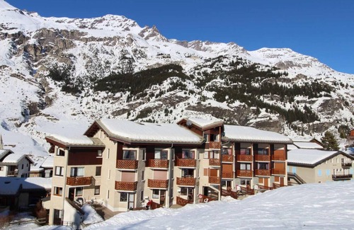 Lanslevillard Apartment | 10m from ski slopes, 3rd floor, tv, ski locker, 30m², Val Cenis