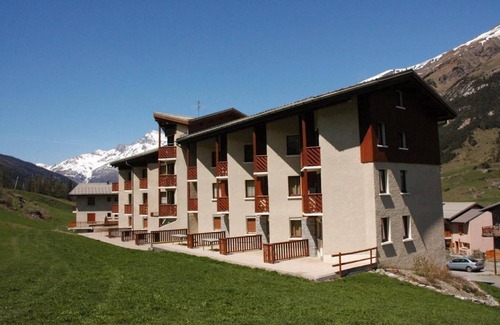 Lanslevillard Apartment | 10m from ski slopes, 3rd floor, tv, ski locker, 30m², Val Cenis