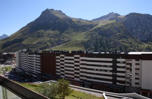 Tignes le Lac Apartment | 10m from ski slopes, 2nd floor, view lake, balcony, tv, ski locker, 53m², Tignes