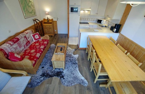 Tignes le Lac Apartment | 10m from ski slopes, 2nd floor, view lake, balcony, tv, ski locker, 53m², Tignes