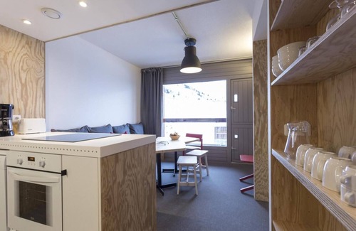 Arc-2000 Apartment | 10m from ski slopes, 4th floor, balcony, tv, ski locker, 61m², Les Arcs