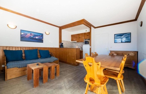 Tignes le Lac Apartment | 10m from ski slopes, 5th floor, balcony, tv, ski locker, 52m², Tignes