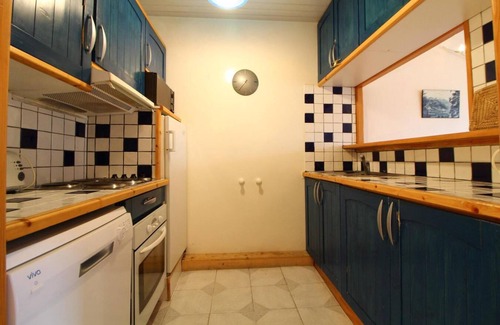 Tignes le Lac Apartment | 10m from ski slopes, 6th floor, view lake, tv, ski locker, 70m², Tignes