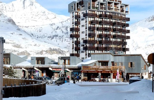 Le Lavachet Apartment | 10th floor, view open, terrace, tv, ski locker, 65m², Tignes