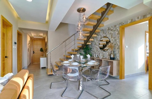 Evaristo Morales Apartment | 10ThFloor Penthouse With JACUZZi 6 Guest, Family Ambient